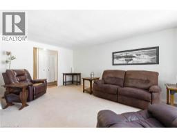 27 LEWIS Crescent - 6