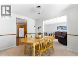 27 LEWIS Crescent - 9