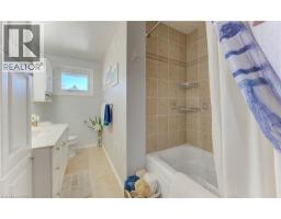 55 GRACEFIELD Crescent - 18