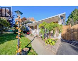 55 GRACEFIELD Crescent - 3