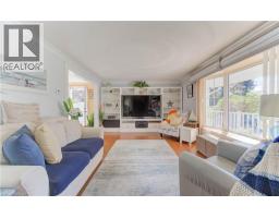 55 GRACEFIELD Crescent - 9