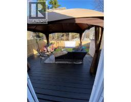 11 INGLESIDE Drive - 44