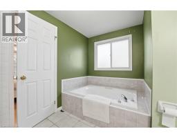 68 FAIRLAKE Drive - 17