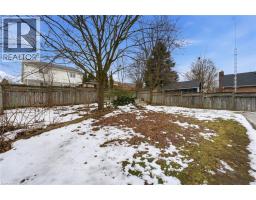 68 FAIRLAKE Drive - 27