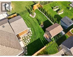 16 FORBES Crescent - 2