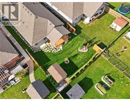 16 FORBES Crescent - 3