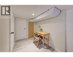 350 VICTORIA Street S - 18