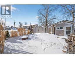 1040 LAKESHORE Road - 35