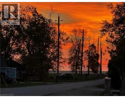 1040 LAKESHORE Road - 42