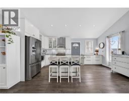 1040 LAKESHORE Road - 9