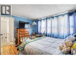 39 HENRY Street - 17