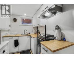 39 HENRY Street - 24