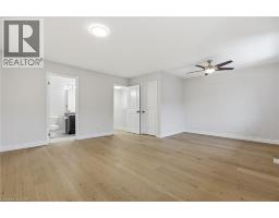 930 ZELLER Crescent - 19