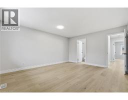 930 ZELLER Crescent - 20