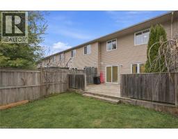 930 ZELLER Crescent - 31