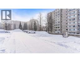 570 PROUDFOOT Lane UnitNo. 902 - 20