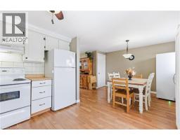 743 PARKVIEW Crescent - 14