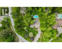 111 GRANDVIEW Drive - 2