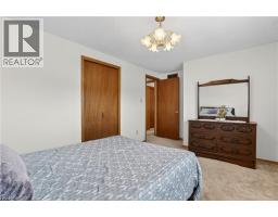 49 CENTURY HILL Drive - 32