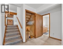 49 CENTURY HILL Drive - 37