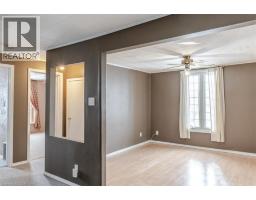 32 MAIN Street N - 19