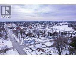 32 MAIN Street N - 34