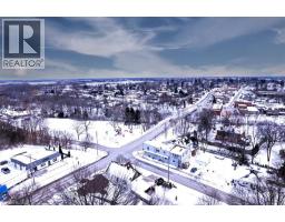 32 MAIN Street N - 36