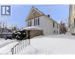 32 MAIN Street N - 38