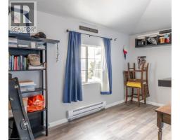 32 MAIN Street N - 5