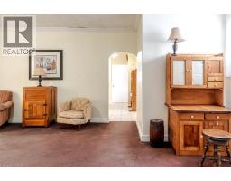 32 MAIN Street N - 9