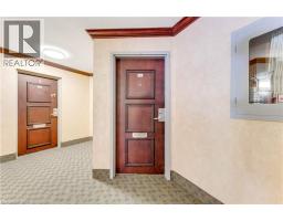 250 GLENRIDGE Drive UnitNo. 102 - 3