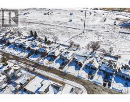 47 FULLER Drive - 35