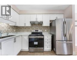 142 DUBRICK Crescent - 13