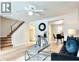 545 PARKVIEW Crescent - 2