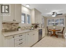 14 HEARTH Crescent - 17