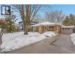 14 HEARTH Crescent - 2