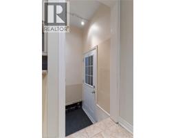 14 HEARTH Crescent - 27