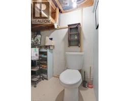 14 HEARTH Crescent - 38