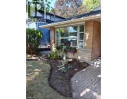 14 HEARTH Crescent - 48