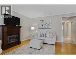 14 HEARTH Crescent - 9