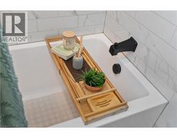 28 MAIN Avenue W - 24