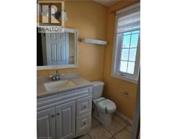 168 WHITTAKER Crescent - 2