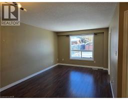 168 WHITTAKER Crescent - 6