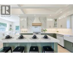 152 BLANDFORD Street - 22