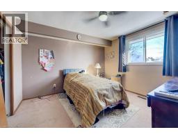 90 BAKERSFIELD Drive - 18