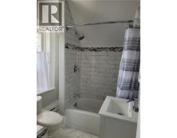 566-570 MAIN Street E - 46