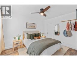 17 DAVIS Street W - 11