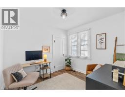 17 DAVIS Street W - 13