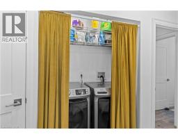 17 DAVIS Street W - 17