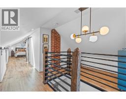 17 DAVIS Street W - 19